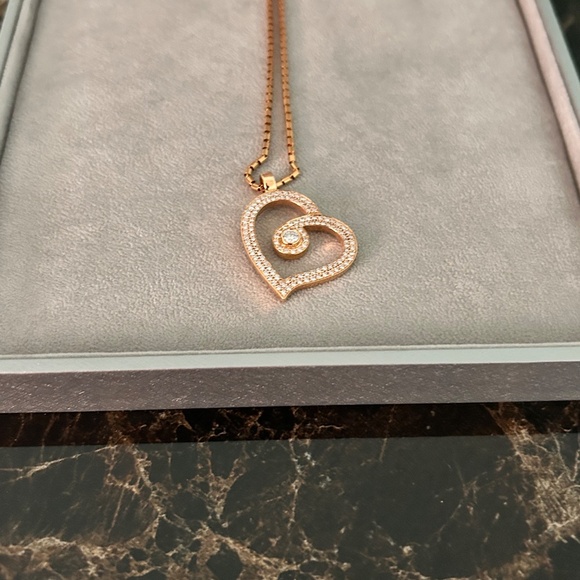 SOLD! Retail $5,500. 18K Rose Gold Diamond Roberto Coin Heart Shaped Pendant NWT - Picture 4 of 14